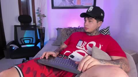 Snapshot of juan_alvarez18 chatting on October 4, 2025, 5:16 am juan_alvarez18 online show from October 4, 2025, 5:16 am