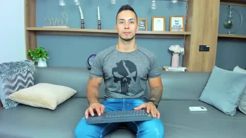 Snapshot of juan_muscle chatting on March 5, 2025, 1:10 am juan_muscle online show from March 5, 2025, 1:10 am