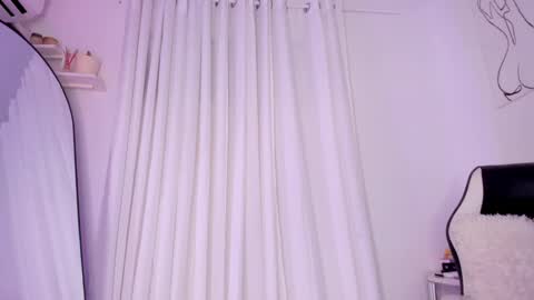 Julia online show from January 5, 2025, 12:31 am