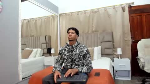 Snapshot of julian_billy chatting on January 4, 2025, 11:22 am julian billy online show from January 4, 2025, 11:22 am