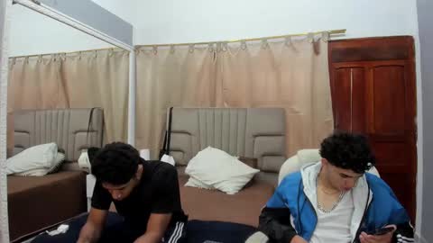 Snapshot of julian_billy chatting on February 7, 2025, 2:37 pm julian billy online show from February 7, 2025, 2:37 pm