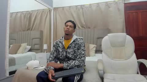 Snapshot of julian_billy chatting on February 28, 2025, 11:25 am julian billy online show from February 28, 2025, 11:25 am