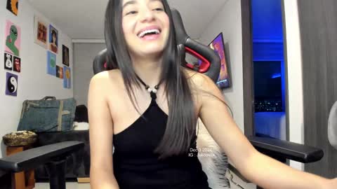 Snapshot of julidavila chatting on December 4, 2024, 1:36 am Jeimy Help me to reach 100 thumbs up online show from December 4, 2024, 1:36 am