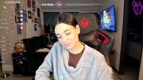 Snapshot of julidavila chatting on February 6, 2025, 2:44 am Jeimy Help me to reach 100 thumbs up online show from February 6, 2025, 2:44 am