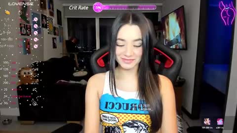 Snapshot of julidavila chatting on February 23, 2025, 1:13 am Jeimy Help me to reach 100 thumbs up online show from February 23, 2025, 1:13 am