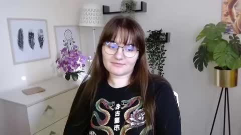 Julie online show from October 22, 2025, 12:27 pm