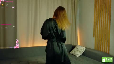 Snapshot of julieqt chatting on October 18, 2025, 4:52 pm julieqt online show from October 18, 2025, 4:52 pm