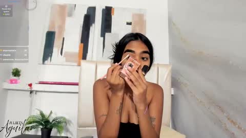 Snapshot of julieta_aguilar chatting on September 17, 2025, 7:37 pm Juli online show from September 17, 2025, 7:37 pm