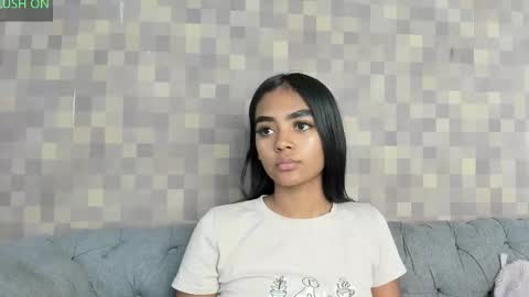 Snapshot of julieta_aguilar chatting on September 23, 2025, 7:39 pm Juli online show from September 23, 2025, 7:39 pm