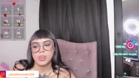 Snapshot of julieta_fernandez chatting on October 23, 2025, 11:46 pm Julieta Fernandez online show from October 23, 2025, 11:46 pm
