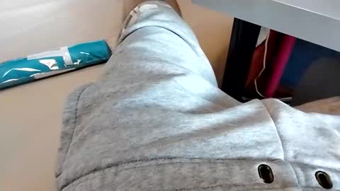 Snapshot of jumezee chatting on October 18, 2025, 6:48 am Asian office boy online show from October 18, 2025, 6:48 am