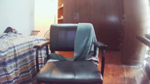 Snapshot of juneandmia chatting on February 12, 2025, 10:46 am Mia online show from February 12, 2025, 10:46 am