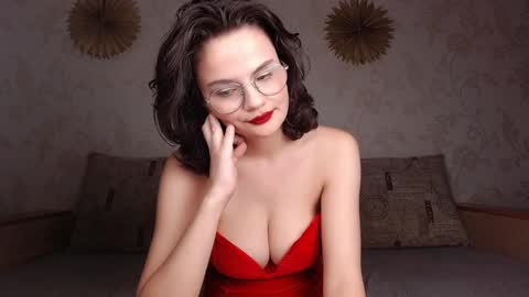 JunneWers online show from December 8, 2024, 4:28 pm