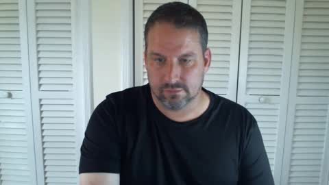 Snapshot of just_inside chatting on October 15, 2025, 2:17 pm just_inside online show from October 15, 2025, 2:17 pm