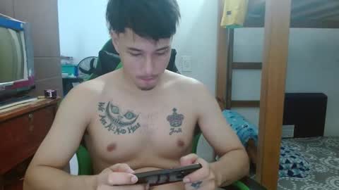 Snapshot of justin_taylor02 chatting on October 12, 2025, 2:05 pm justin_taylor02 online show from October 12, 2025, 2:05 pm