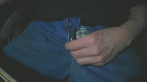 Snapshot of justme39057 chatting on December 8, 2024, 7:43 pm Justme39057 online show from December 8, 2024, 7:43 pm