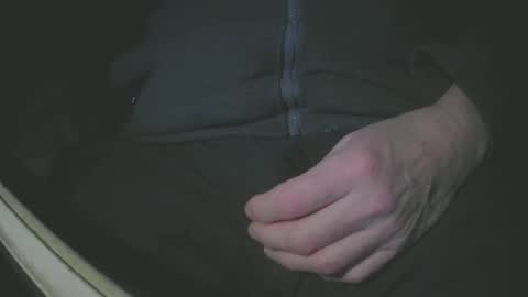 Snapshot of justme39057 chatting on December 18, 2024, 5:00 pm Justme39057 online show from December 18, 2024, 5:00 pm