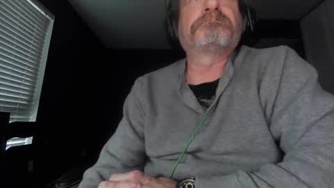 Snapshot of justmetool chatting on October 25, 2025, 10:15 pm Tool online show from October 25, 2025, 10:15 pm