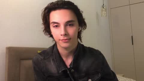 Snapshot of k0sta_32 chatting on January 16, 2025, 8:25 pm k0sta online show from January 16, 2025, 8:25 pm