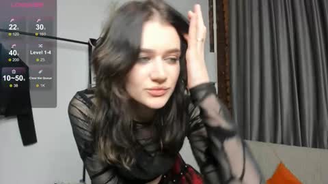 Snapshot of kairlune chatting on November 1, 2025, 9:17 pm Eshley online show from November 1, 2025, 9:17 pm