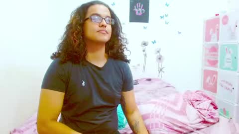 Snapshot of kami_chigiri chatting on February 28, 2025, 12:43 am Dante and Carolina independient model online show from February 28, 2025, 12:43 am