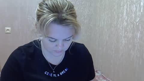 Snapshot of karennelsonx chatting on January 18, 2025, 7:37 pm karennelsonx online show from January 18, 2025, 7:37 pm