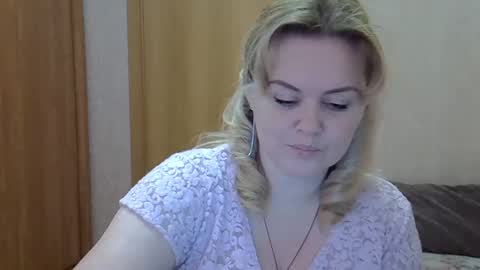 Snapshot of karennelsonx chatting on March 10, 2025, 12:26 pm karennelsonx online show from March 10, 2025, 12:26 pm