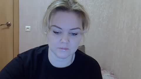 Snapshot of karennelsonx chatting on March 12, 2025, 1:51 pm karennelsonx online show from March 12, 2025, 1:51 pm