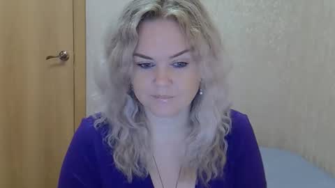 Snapshot of karennelsonx chatting on September 17, 2025, 10:39 am karennelsonx online show from September 17, 2025, 10:39 am