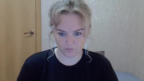 Snapshot of karennelsonx chatting on September 18, 2025, 11:01 am karennelsonx online show from September 18, 2025, 11:01 am