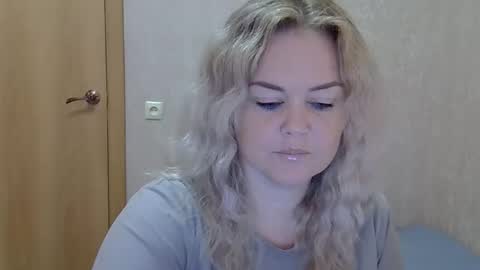 Snapshot of karennelsonx chatting on September 23, 2025, 12:19 pm karennelsonx online show from September 23, 2025, 12:19 pm