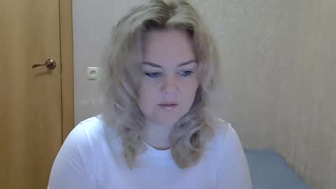 Snapshot of karennelsonx chatting on October 19, 2025, 1:12 pm karennelsonx online show from October 19, 2025, 1:12 pm