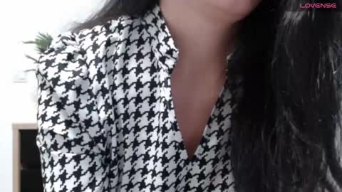 Snapshot of karin_lover chatting on December 6, 2024, 6:59 am You can call me K  online show from December 6, 2024, 6:59 am