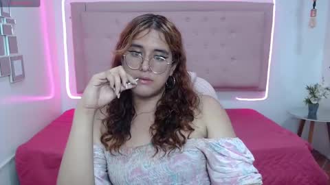 Snapshot of kate_pickman chatting on December 18, 2024, 6:53 am kate online show from December 18, 2024, 6:53 am