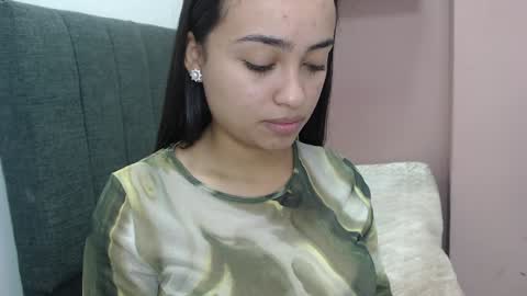 Snapshot of kate_stam chatting on December 19, 2024, 1:29 pm Kari online show from December 19, 2024, 1:29 pm