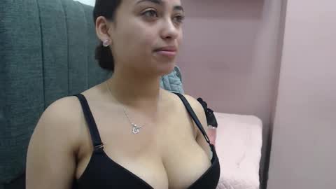 Snapshot of kate_stam chatting on October 16, 2025, 1:45 pm Kari online show from October 16, 2025, 1:45 pm