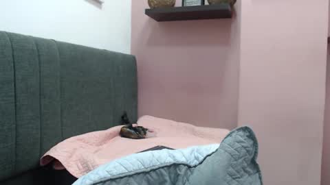 Snapshot of kate_stam chatting on October 17, 2025, 1:46 pm Kari online show from October 17, 2025, 1:46 pm