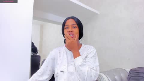Snapshot of katherin_cruzz chatting on December 28, 2024, 12:35 pm katherin online show from December 28, 2024, 12:35 pm