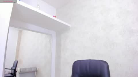 Snapshot of katherin_cruzz chatting on February 21, 2025, 12:50 pm katherin online show from February 21, 2025, 12:50 pm