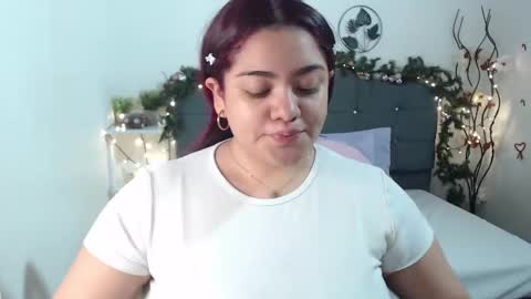 kathygonzalez_ online show from December 17, 2024, 11:28 am