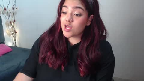 kathygonzalez_ online show from February 17, 2025, 4:04 pm