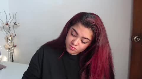 kathygonzalez_ online show from February 26, 2025, 6:32 pm