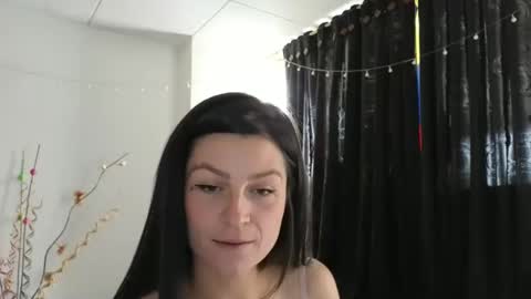 Snapshot of katlopez19 chatting on February 14, 2025, 6:29 pm katalina online show from February 14, 2025, 6:29 pm