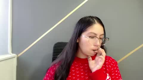 Snapshot of katybelladonna chatting on December 4, 2024, 10:57 am KATY online show from December 4, 2024, 10:57 am