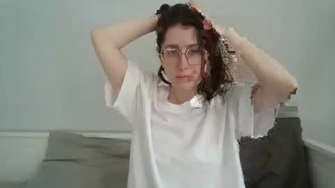 Snapshot of kawaii_snowflake chatting on October 19, 2025, 1:01 pm kawaii snowflake online show from October 19, 2025, 1:01 pm