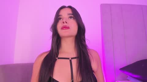 Snapshot of kaylarossi chatting on February 4, 2025, 1:56 am Kayla online show from February 4, 2025, 1:56 am