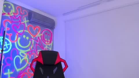 Snapshot of kayle______ chatting on December 17, 2024, 11:05 pm INSTAjohedija online show from December 17, 2024, 11:05 pm