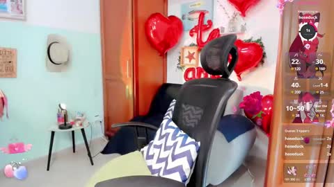 Snapshot of keila_lol chatting on March 6, 2025, 7:32 pm Natalia online show from March 6, 2025, 7:32 pm