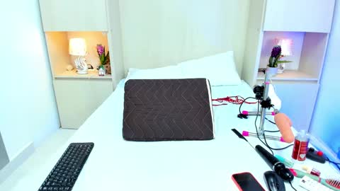 Snapshot of kendallrosse1 chatting on December 27, 2024, 8:50 pm Kendal online show from December 27, 2024, 8:50 pm