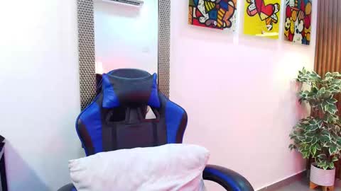 Snapshot of kenya_buhle chatting on October 8, 2025, 11:30 am Kenya Buhle online show from October 8, 2025, 11:30 am